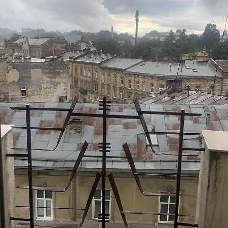 Aparthotel просторі на костомарова 3, центр!