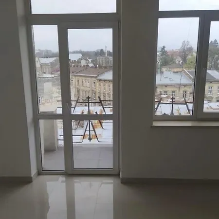 просторі на костомарова 3, центр! Aparthotel